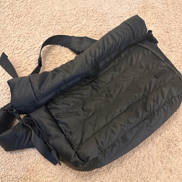 Rains Bator Puffer Bag - Picture 4 of 5